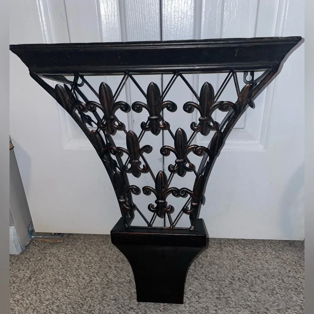Elegant Black and Brown Wall Sconce